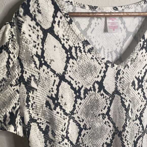 NWT Animal Snake print V neck Short Sleeve Bodysuit Junior’s XXXL  (21) - Picture 6 of 6